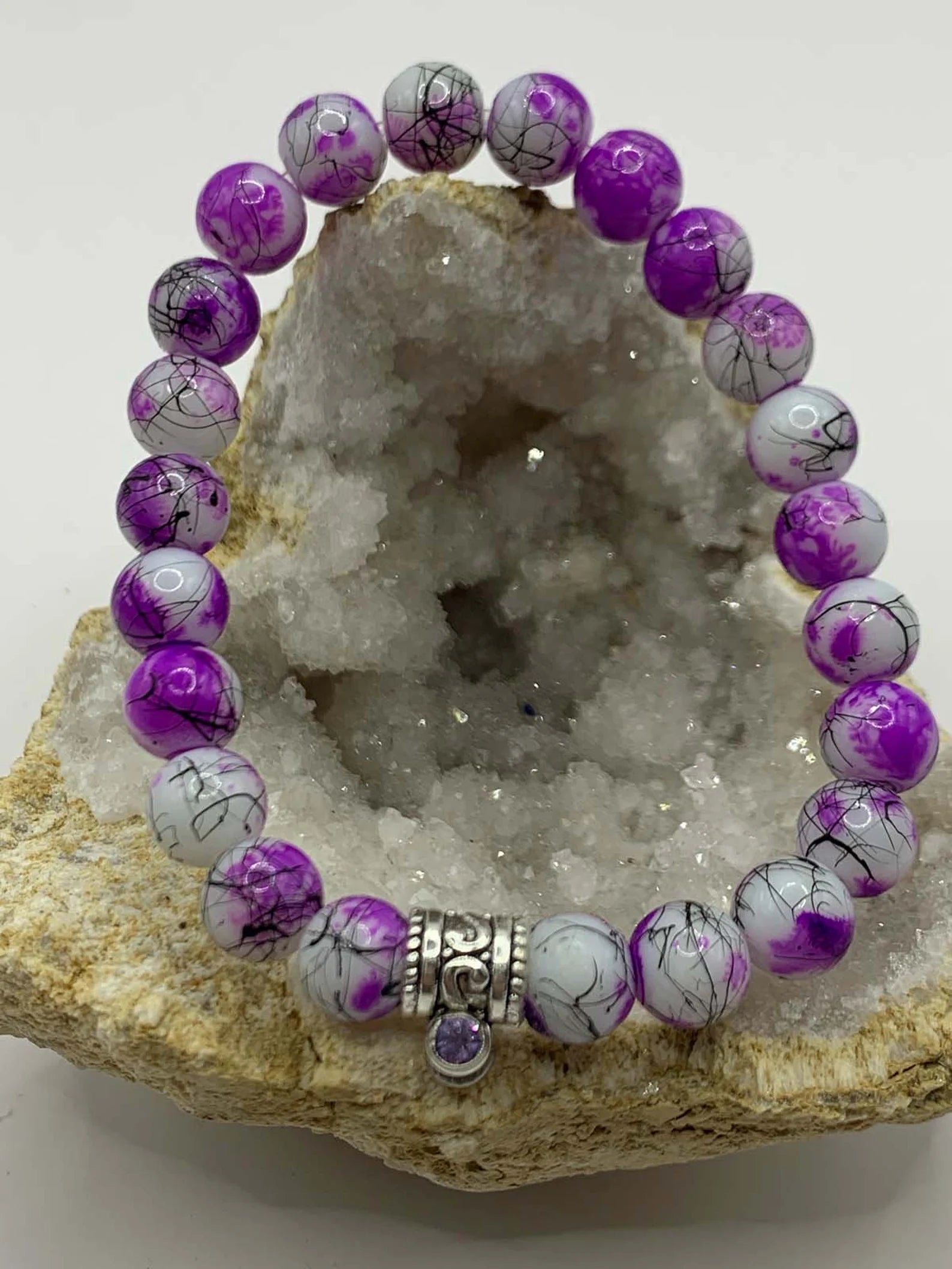 Purple / White Glass Bead Bracelet With Purple Decorative Stone Medium